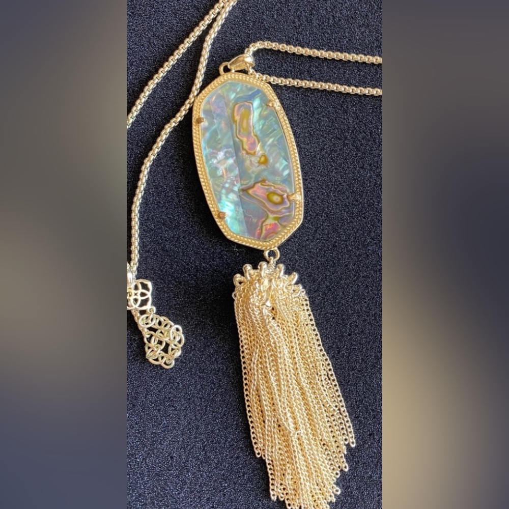 Kendra Scott Danielle necklace